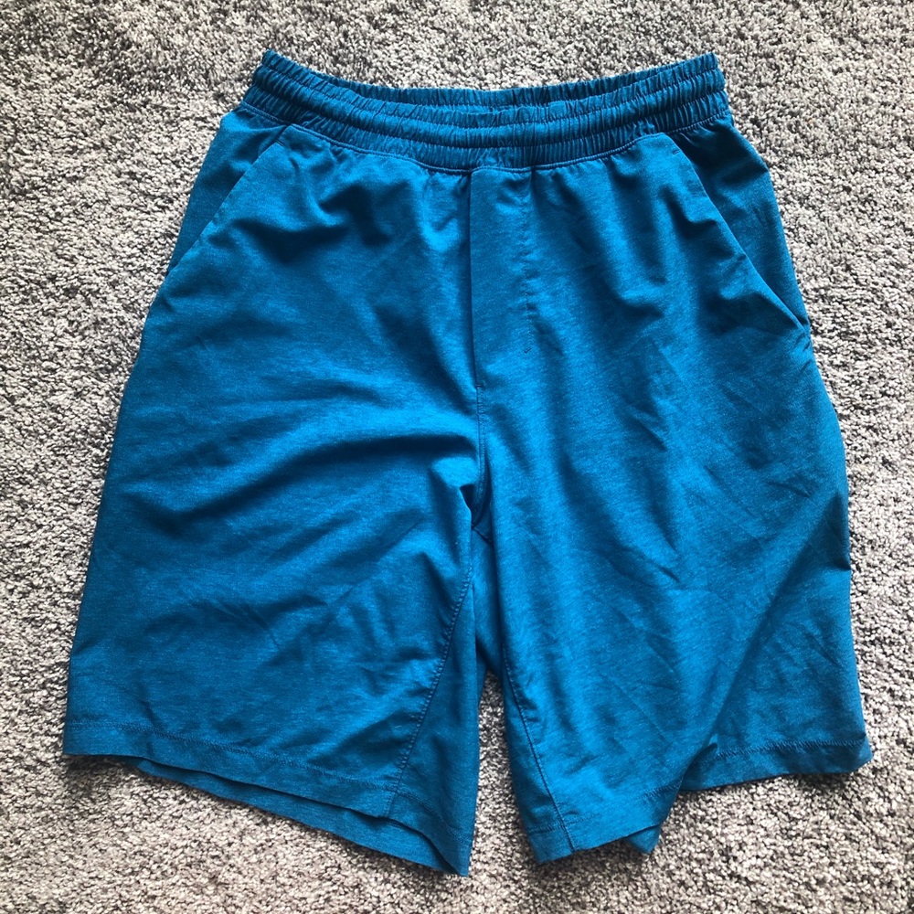 Men’s Lululemon Pacebreaker short! Size S